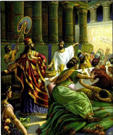 Даниил толкует значение непонятных слов