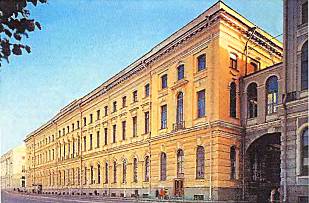 Большой Эрмитаж стал как бы продолжением Малого Эрмитажа.