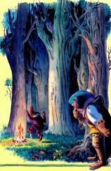 гонец подглядывает за гномом в лесу