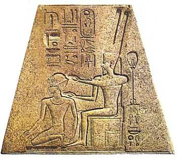 А это — пример древнеегипетского врезанного рельефа.