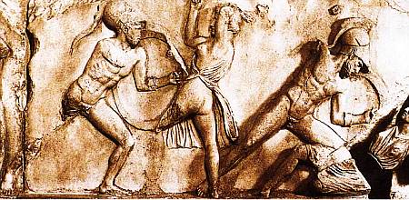 Древнегреческий горельеф со сценами борьбы греков с амазонками — один из уцелевших фрагментов убранства Галикарнасского мавзолея.