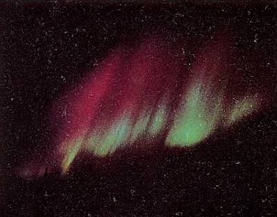 Полярное сияние в Норвегии и Канаде — обычное явление.